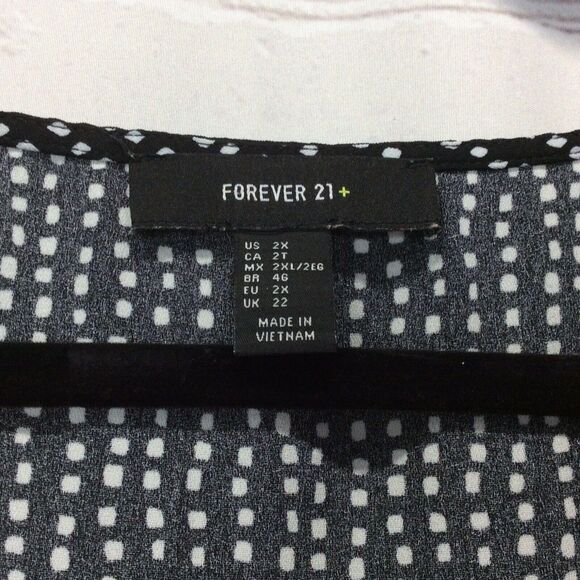 Forever 21 Women’s Size 2x Criss Cross V-neck Tunic Black/White Flared Sleeves - Picture 2 of 8